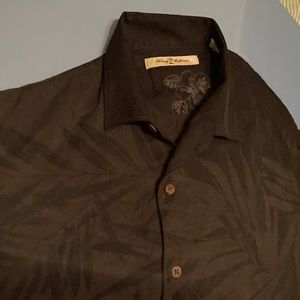 Men’s Tommy Bahama 100% silk button down shirt